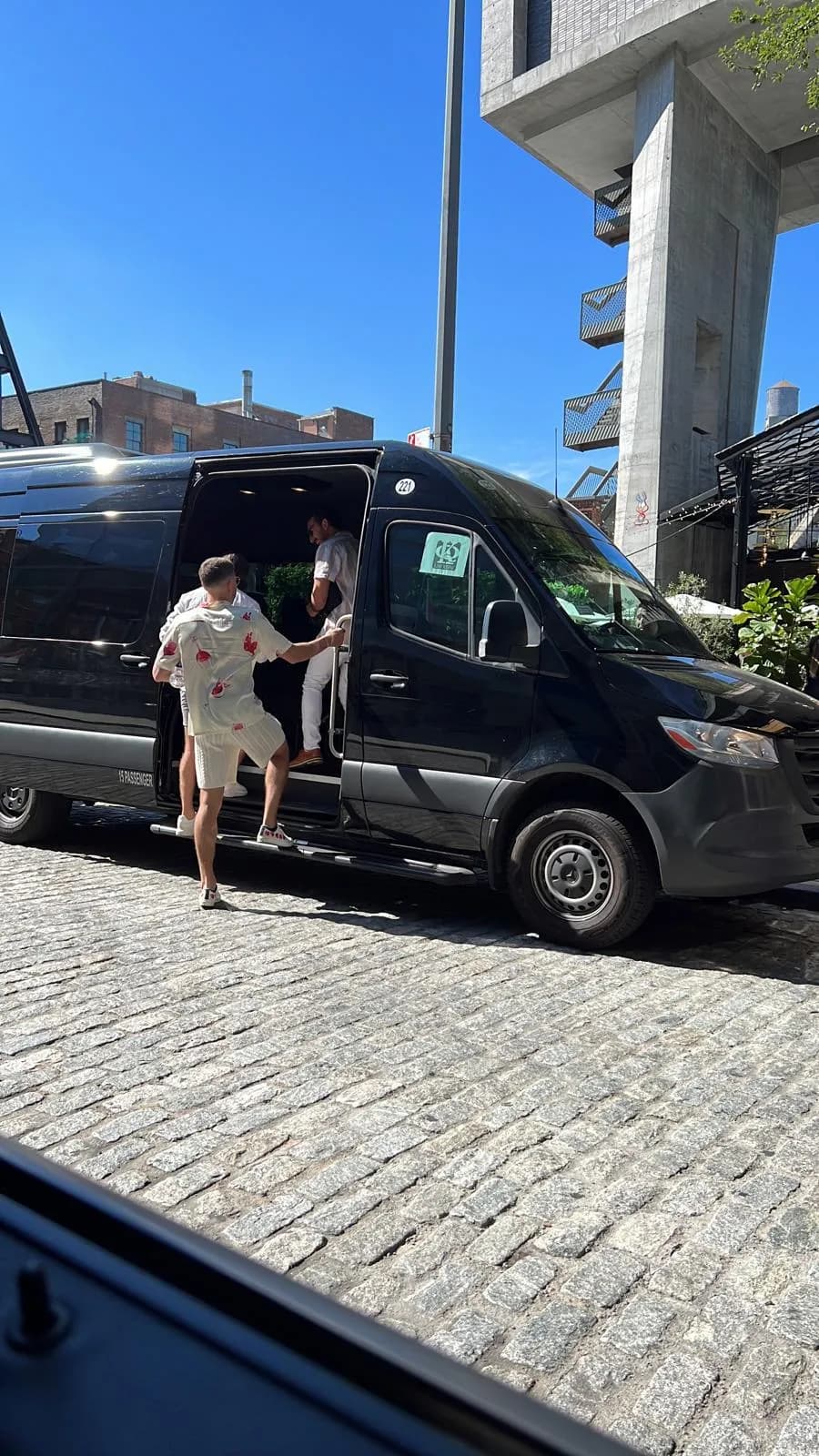 Mercedes Sprinter (11 Passenger) - Photo 15