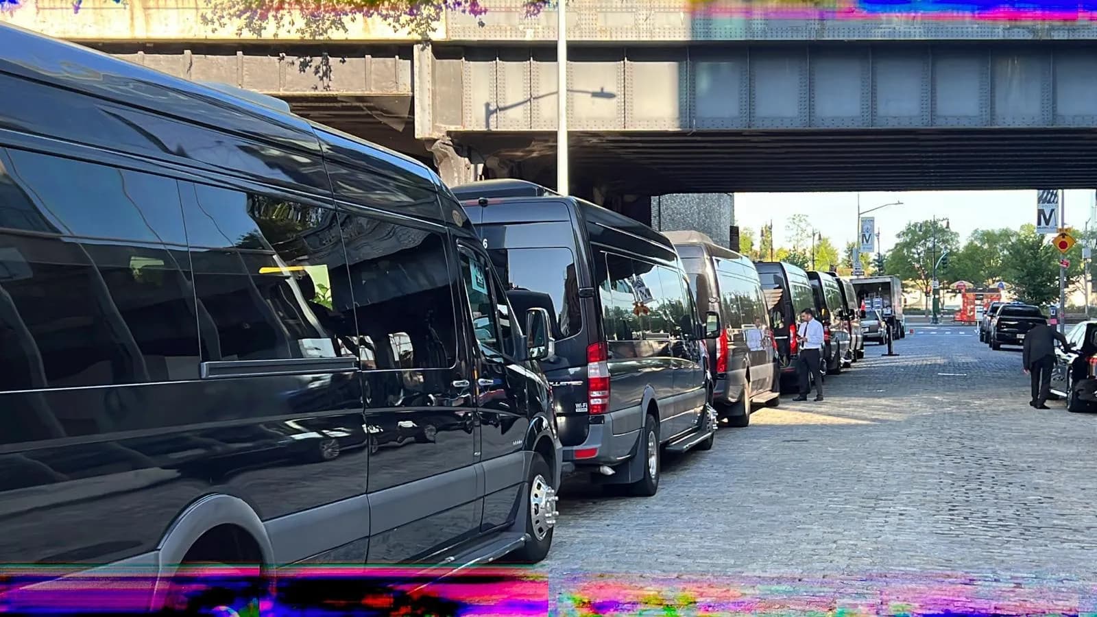 Mercedes Sprinter (11 Passenger) - Photo 14