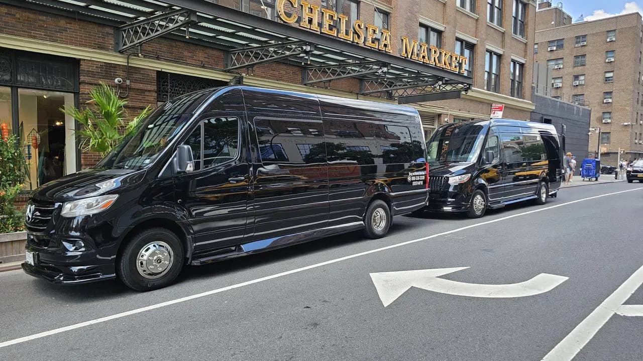 Mercedes Sprinter (11 Passenger) - Photo 2