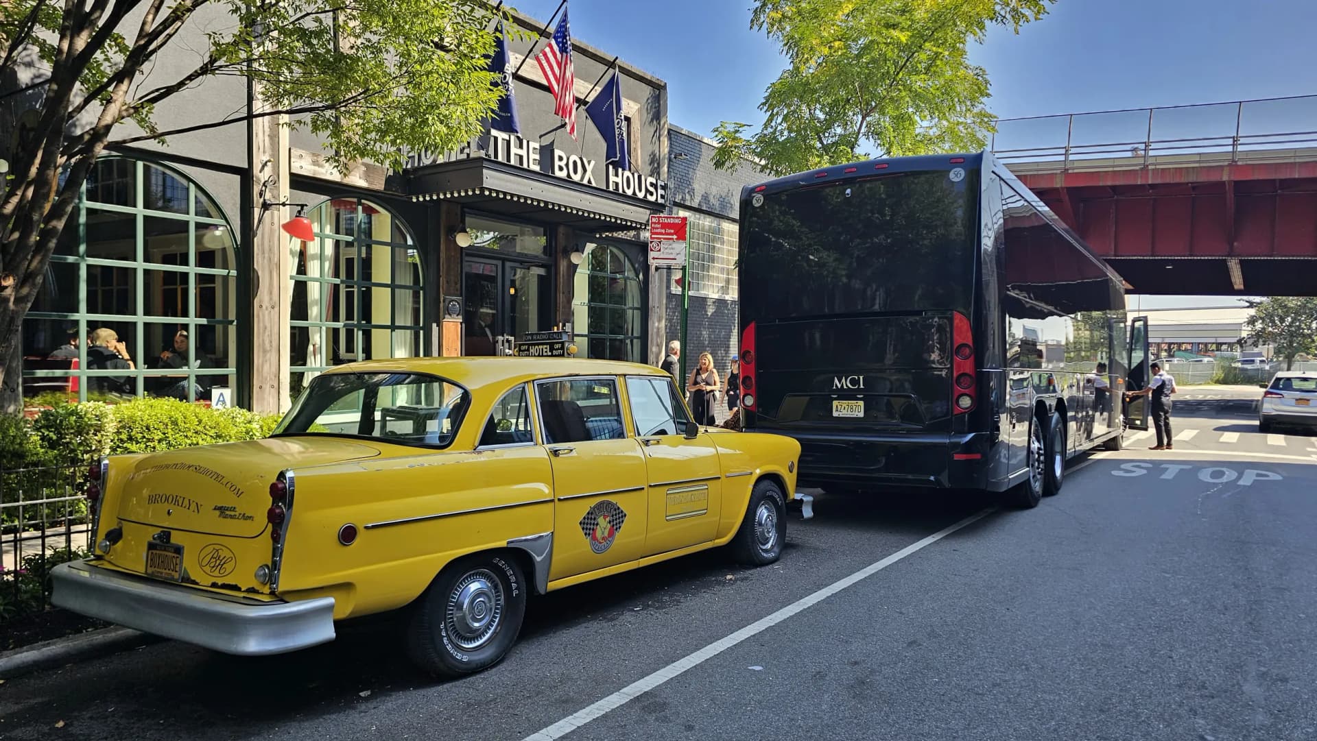 King & Queen Limousine NYC luxury transportation
