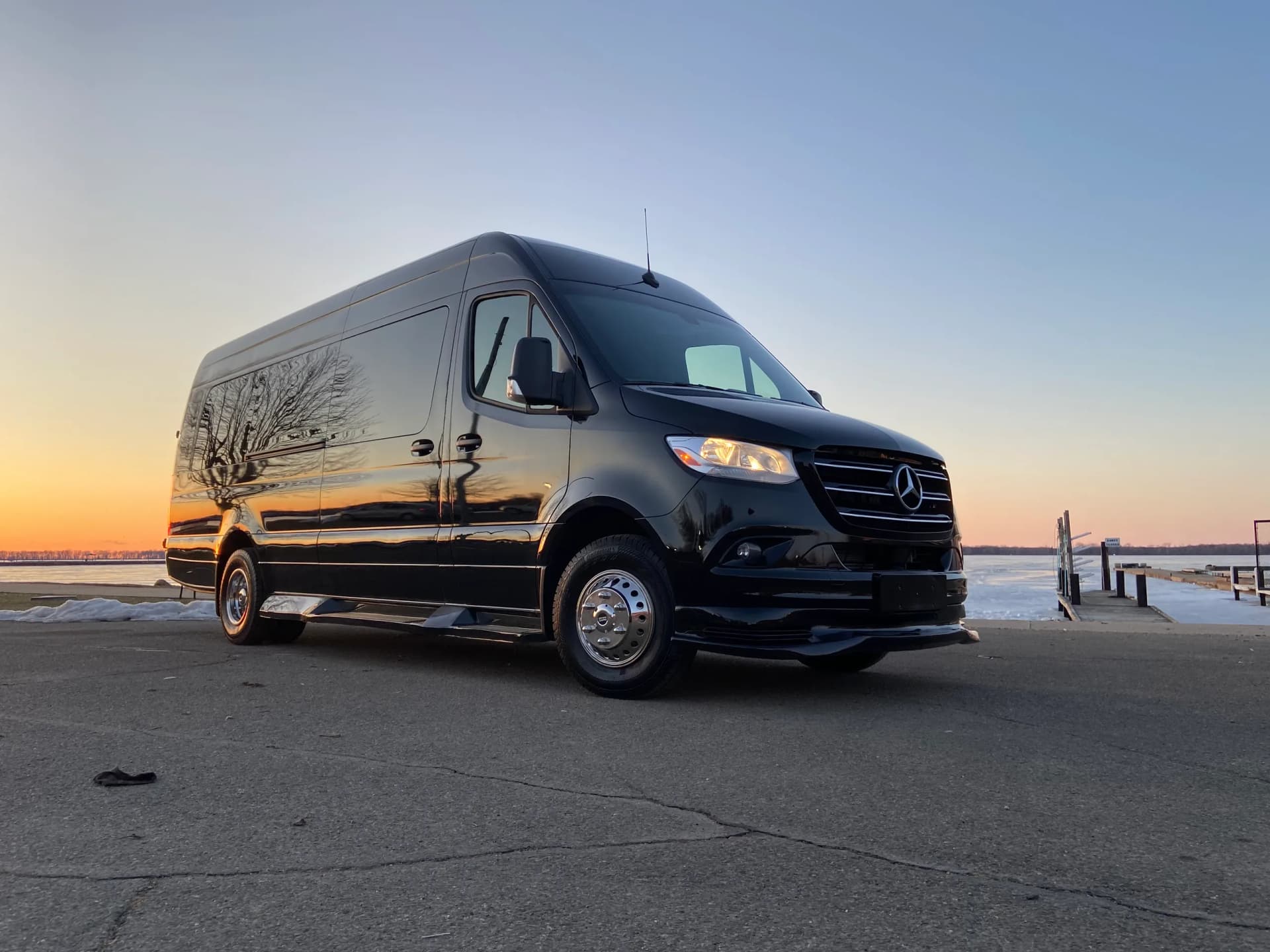 Mercedes Sprinter (14 Passenger) - Photo 16