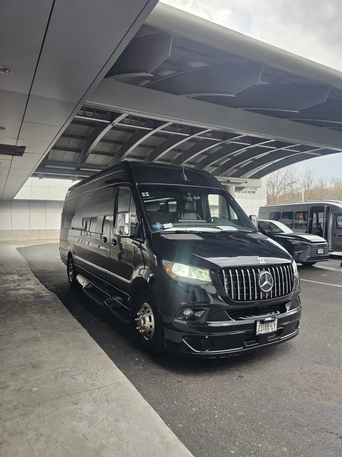 Mercedes Sprinter (14 Passenger) - Photo 4