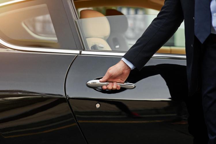 6 Benefits of Using an Airport Limo Service for NYC Airport Transportation